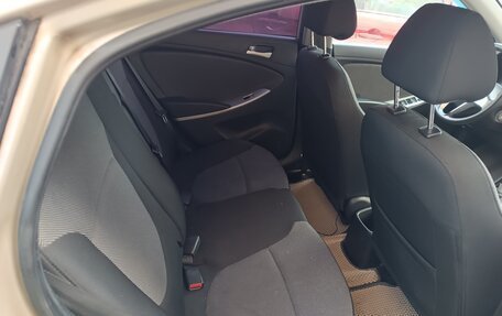 Hyundai Solaris II рестайлинг, 2011 год, 560 000 рублей, 10 фотография