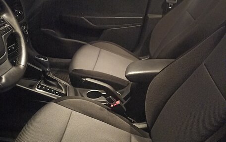 Hyundai Solaris II рестайлинг, 2021 год, 1 580 000 рублей, 4 фотография