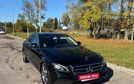 Mercedes-Benz E-Класс, 2019 год, 2 599 000 рублей, 2 фотография