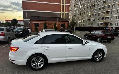 Audi A4, 2018 год, 2 380 000 рублей, 6 фотография