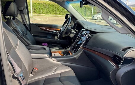 Cadillac Escalade IV, 2015 год, 3 900 000 рублей, 14 фотография