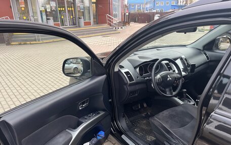 Mitsubishi Outlander III рестайлинг 3, 2008 год, 1 300 000 рублей, 11 фотография