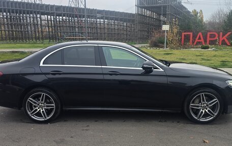 Mercedes-Benz E-Класс, 2018 год, 2 900 000 рублей, 5 фотография