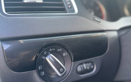 Volkswagen Jetta VI, 2011 год, 1 050 000 рублей, 12 фотография