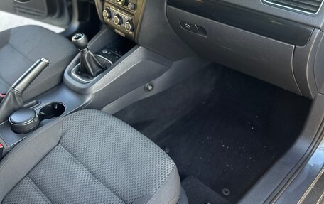 Volkswagen Jetta VI, 2011 год, 1 050 000 рублей, 16 фотография