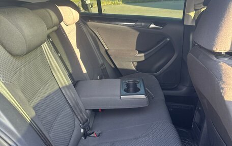 Volkswagen Jetta VI, 2011 год, 1 050 000 рублей, 9 фотография