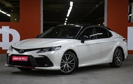 Toyota Camry, 2021 год, 3 698 000 рублей, 1 фотография