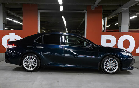 Toyota Camry, 2018 год, 2 798 000 рублей, 4 фотография