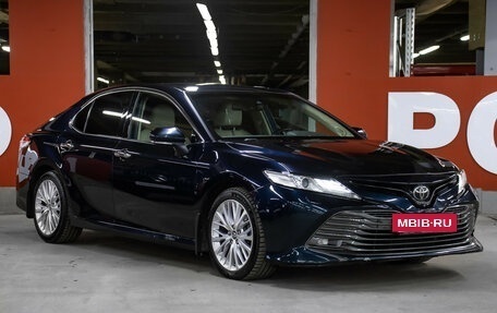Toyota Camry, 2018 год, 2 798 000 рублей, 3 фотография