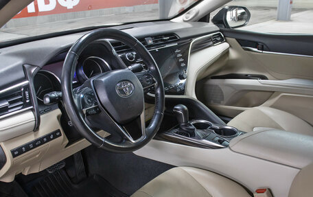 Toyota Camry, 2018 год, 2 798 000 рублей, 16 фотография