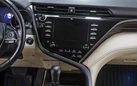 Toyota Camry, 2018 год, 2 798 000 рублей, 15 фотография