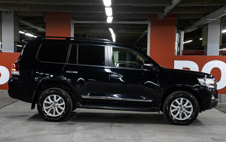 Toyota Land Cruiser 200, 2015 год, 5 198 000 рублей, 4 фотография