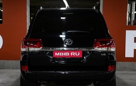 Toyota Land Cruiser 200, 2015 год, 5 198 000 рублей, 6 фотография