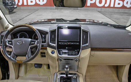 Toyota Land Cruiser 200, 2015 год, 5 198 000 рублей, 14 фотография