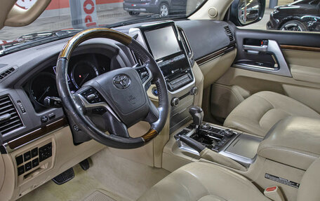 Toyota Land Cruiser 200, 2015 год, 5 198 000 рублей, 16 фотография