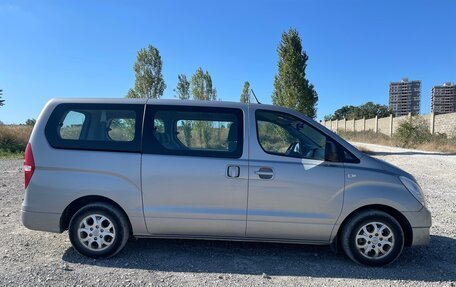 Hyundai H-1 II рестайлинг, 2014 год, 1 590 000 рублей, 2 фотография