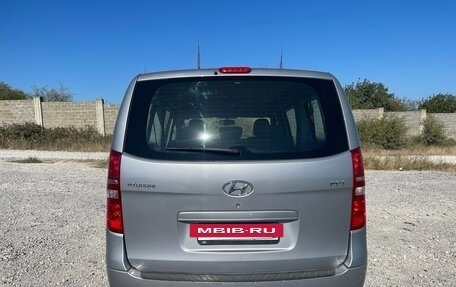 Hyundai H-1 II рестайлинг, 2014 год, 1 590 000 рублей, 3 фотография