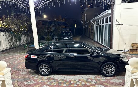 Toyota Camry, 2017 год, 2 300 000 рублей, 2 фотография