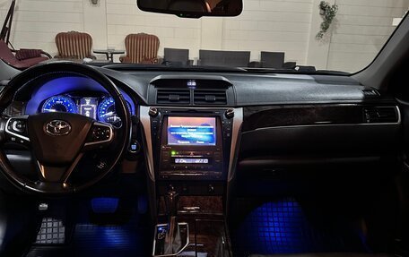 Toyota Camry, 2017 год, 2 300 000 рублей, 6 фотография