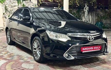 Toyota Camry, 2017 год, 2 300 000 рублей, 11 фотография