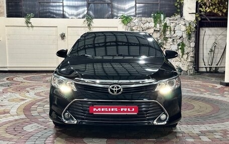 Toyota Camry, 2017 год, 2 300 000 рублей, 21 фотография