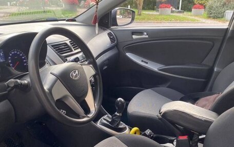 Hyundai Solaris II рестайлинг, 2013 год, 530 000 рублей, 9 фотография