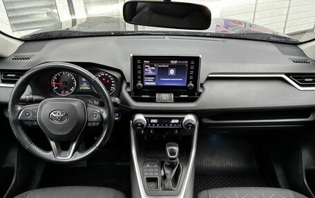 Toyota RAV4, 2019 год, 3 450 000 рублей, 5 фотография