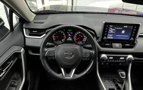 Toyota RAV4, 2019 год, 3 450 000 рублей, 4 фотография