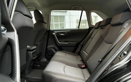 Toyota RAV4, 2019 год, 3 450 000 рублей, 17 фотография