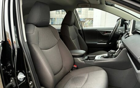 Toyota RAV4, 2019 год, 3 450 000 рублей, 19 фотография