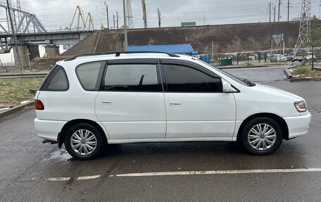 Toyota Ipsum II, 2000 год, 650 000 рублей, 2 фотография