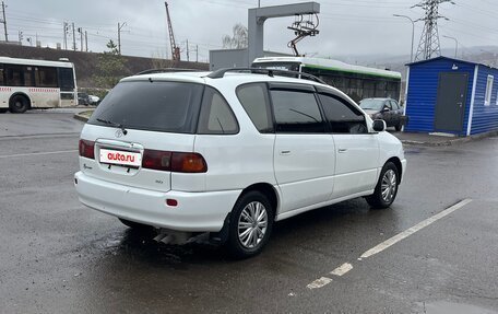 Toyota Ipsum II, 2000 год, 650 000 рублей, 3 фотография
