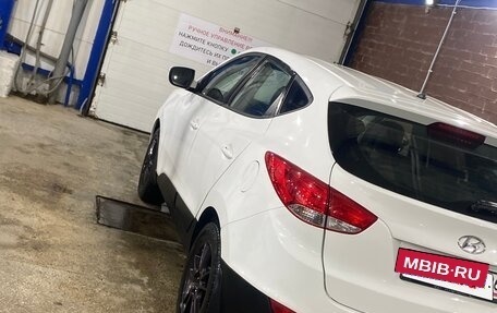 Hyundai ix35 I рестайлинг, 2013 год, 820 000 рублей, 3 фотография