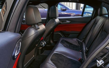 Alfa Romeo Giulia II, 2018 год, 2 750 000 рублей, 11 фотография