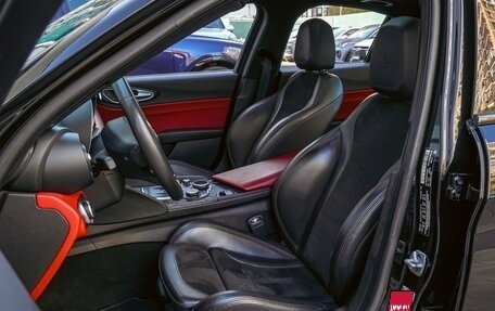 Alfa Romeo Giulia II, 2018 год, 2 750 000 рублей, 10 фотография