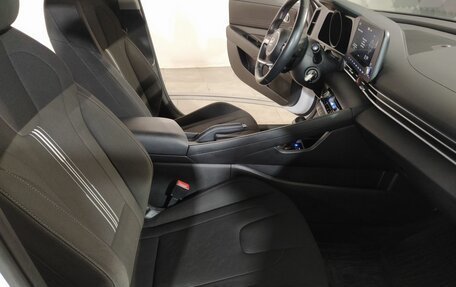 Hyundai Elantra, 2021 год, 2 250 000 рублей, 14 фотография