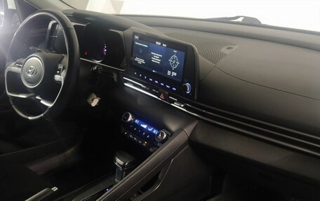 Hyundai Elantra, 2021 год, 2 250 000 рублей, 8 фотография