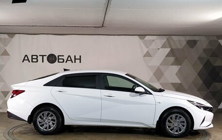 Hyundai Elantra, 2021 год, 2 250 000 рублей, 6 фотография