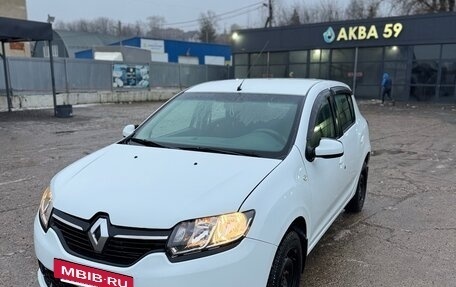 Renault Sandero II рестайлинг, 2015 год, 620 000 рублей, 2 фотография