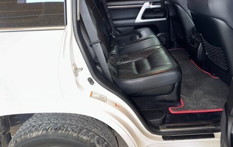 Toyota Land Cruiser 200, 2017 год, 5 300 000 рублей, 12 фотография