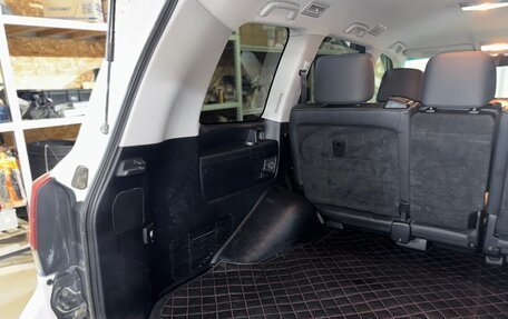 Toyota Land Cruiser 200, 2017 год, 5 300 000 рублей, 9 фотография