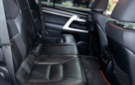 Toyota Land Cruiser 200, 2017 год, 5 300 000 рублей, 14 фотография