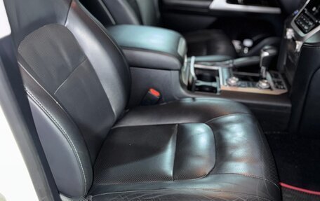 Toyota Land Cruiser 200, 2017 год, 5 300 000 рублей, 17 фотография