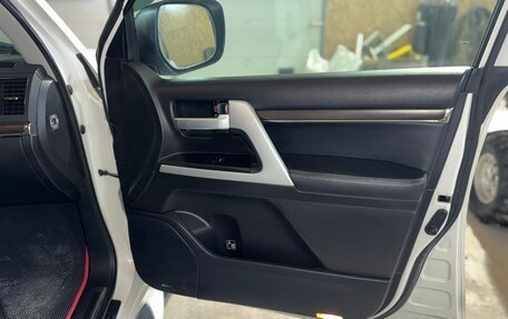 Toyota Land Cruiser 200, 2017 год, 5 300 000 рублей, 19 фотография