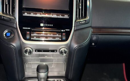 Toyota Land Cruiser 200, 2017 год, 5 300 000 рублей, 23 фотография