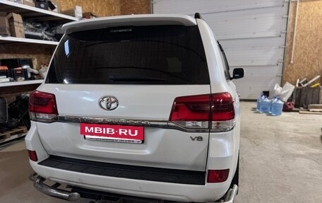 Toyota Land Cruiser 200, 2017 год, 5 300 000 рублей, 37 фотография