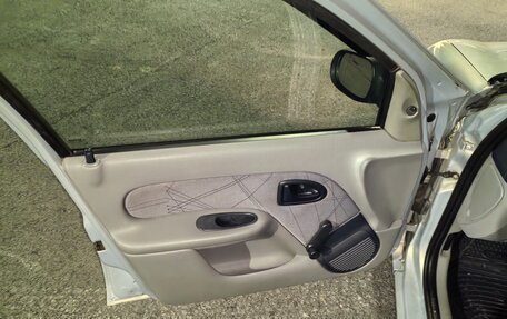 Renault Symbol I, 2004 год, 290 000 рублей, 8 фотография