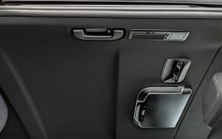 Mercedes-Benz V-Класс, 2018 год, 3 990 000 рублей, 5 фотография