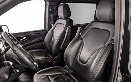 Mercedes-Benz V-Класс, 2018 год, 3 990 000 рублей, 6 фотография