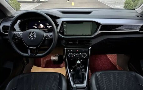 Volkswagen T-Cross I, 2021 год, 1 460 005 рублей, 9 фотография